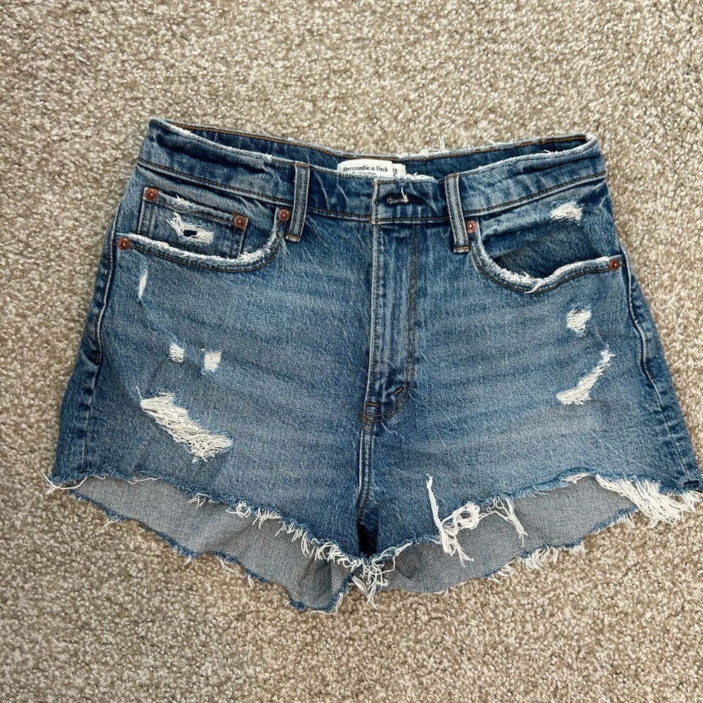 Abercrombie & fitch high rise short, size 6 Curve love distressed denim shorts